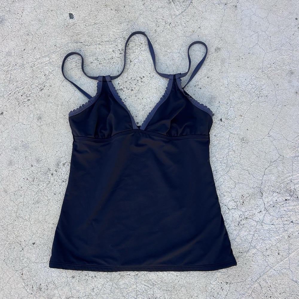 Athleta‎ Black Size XS Sports Bra Strappy Athletic V Neck Scalloped Edge